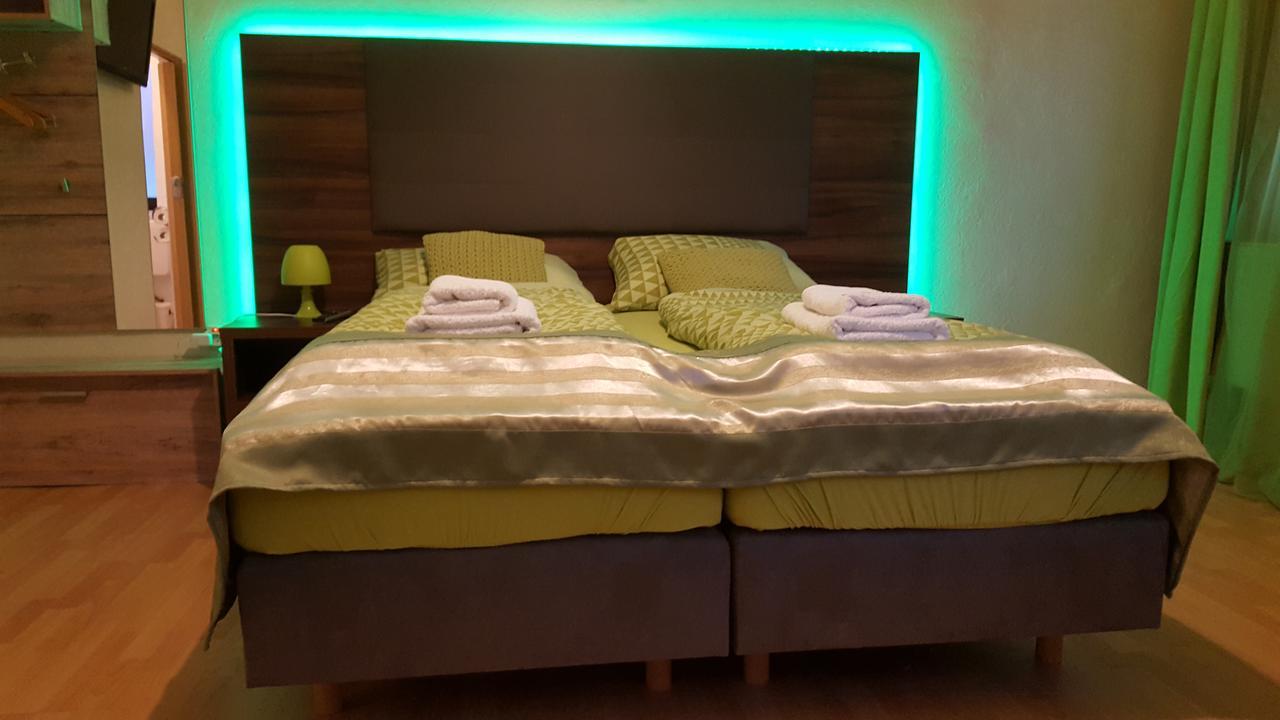 Kansakar Hotel كايزرسلاوترن المظهر الخارجي الصورة