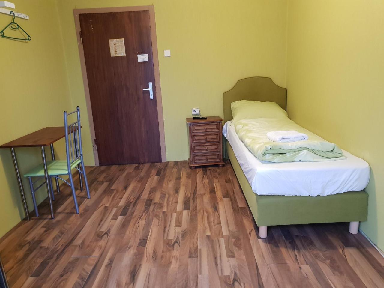 Kansakar Hotel كايزرسلاوترن المظهر الخارجي الصورة